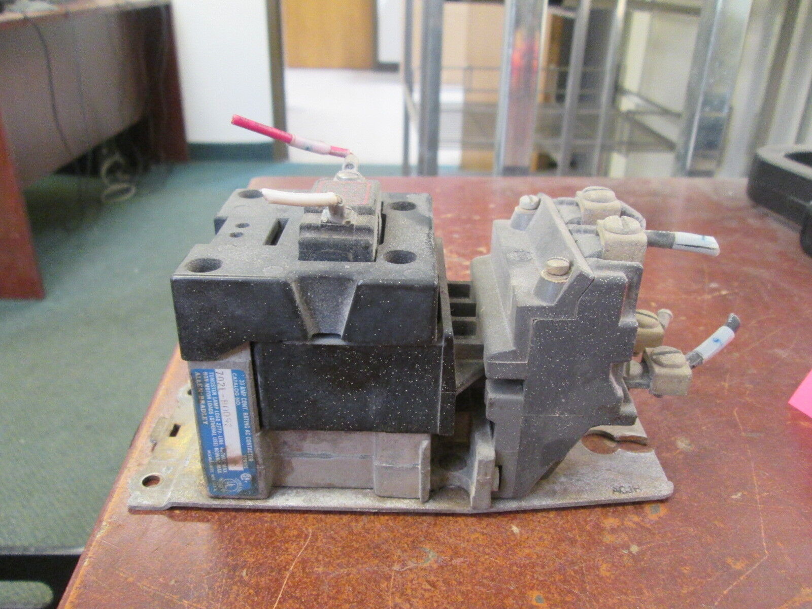 Allen-Bradley Lighting Contactor 702L-BOD92 120V Coil 30A Used