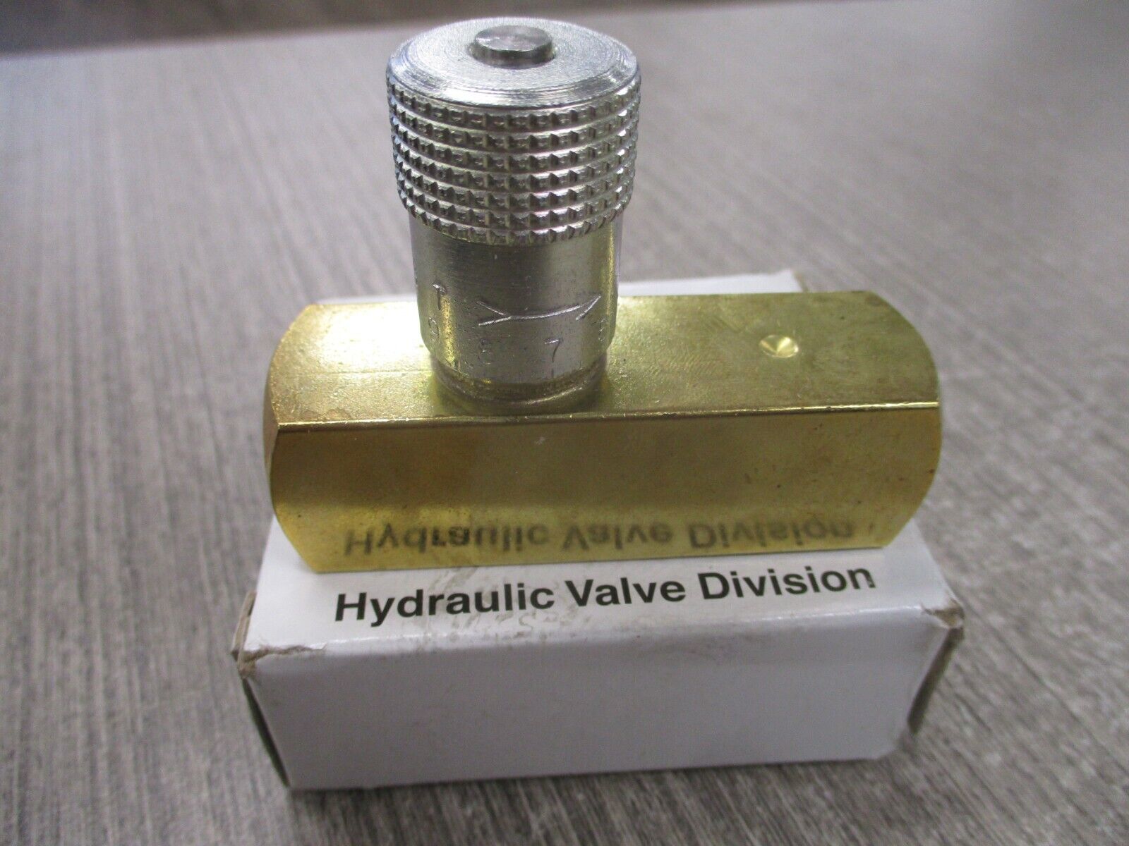 Parker Hydraulic Flow Control Valve F400B 200PSI New Surplus
