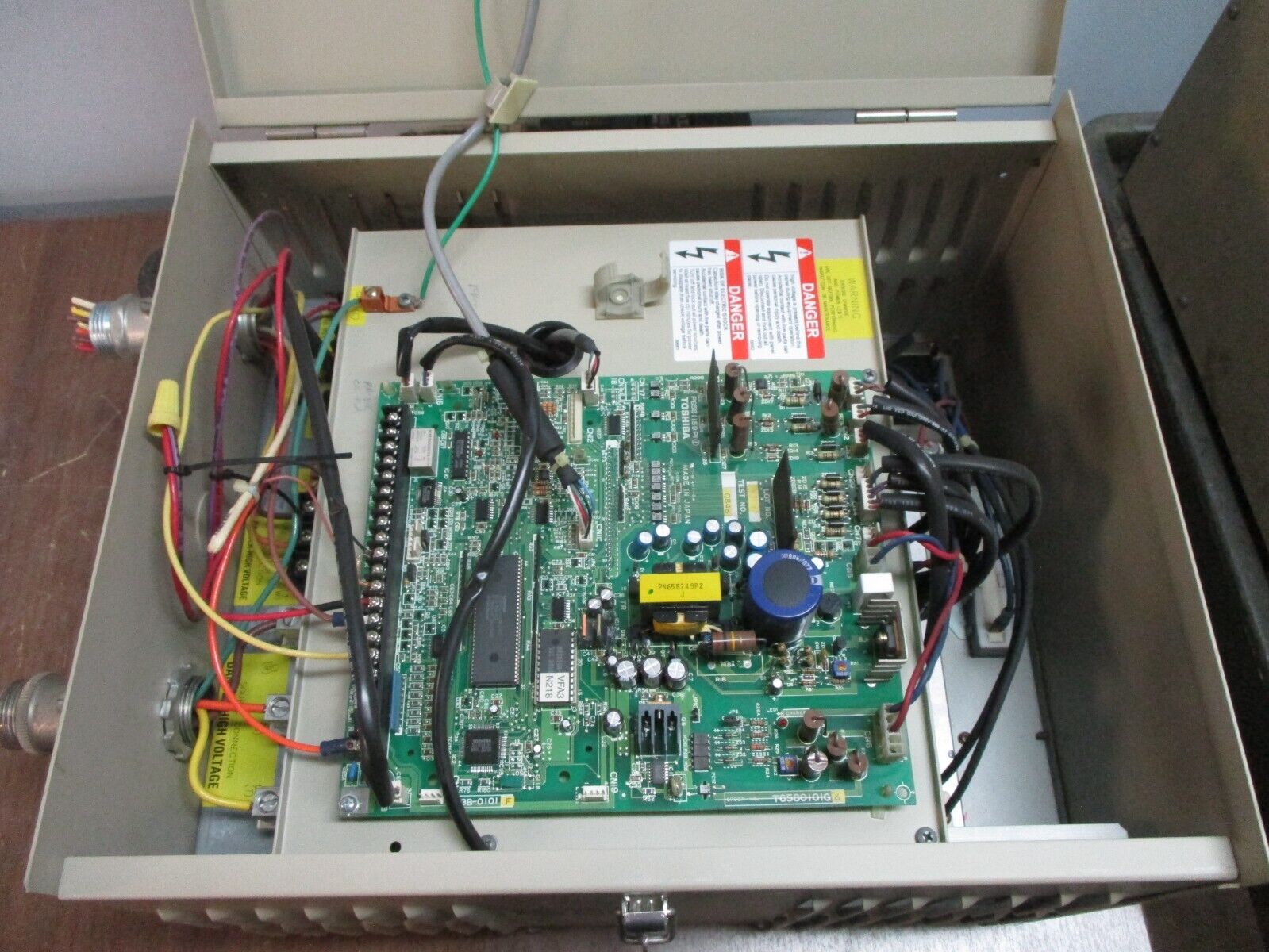 York Air Modulator AMIV-10-46 11kVA 3Ph Input: 460V 15A 3P 50/60Hz Used