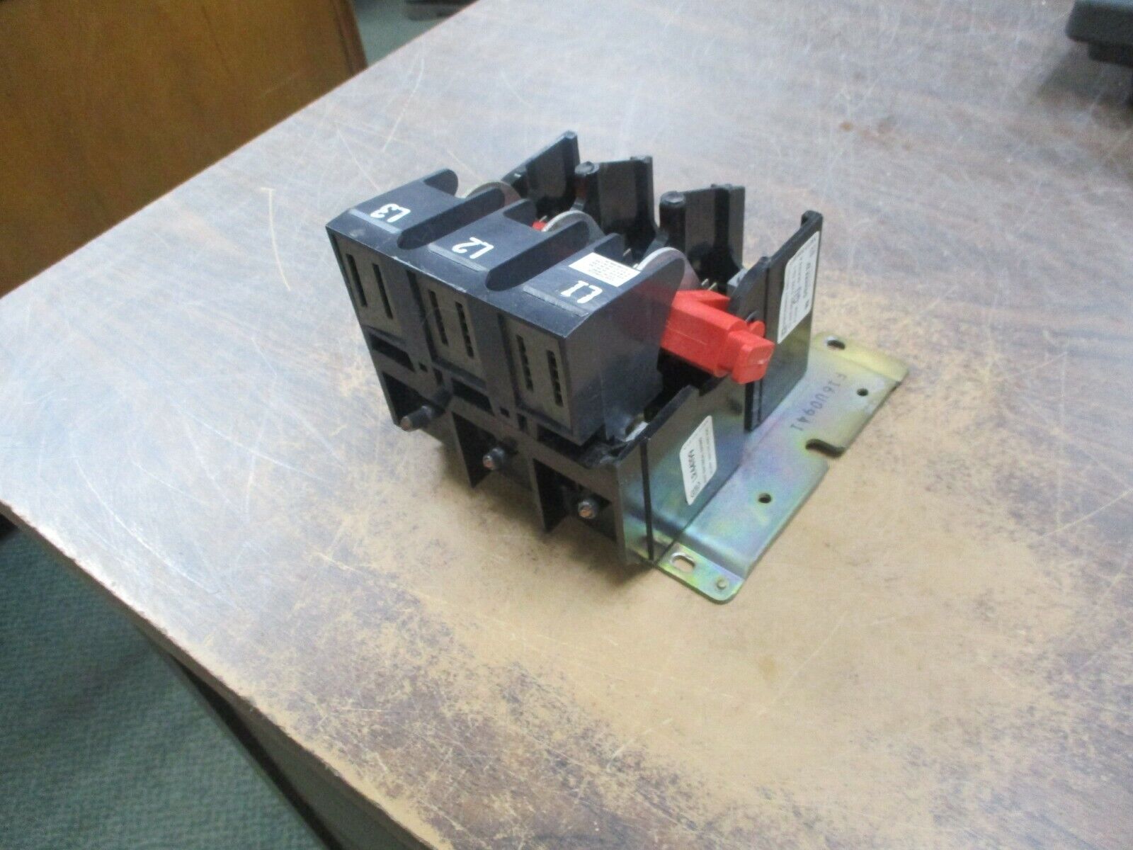 Square D Disconnect Switch 9422 TD-1 GU Ser. A 60A 600V *No Handle* Used