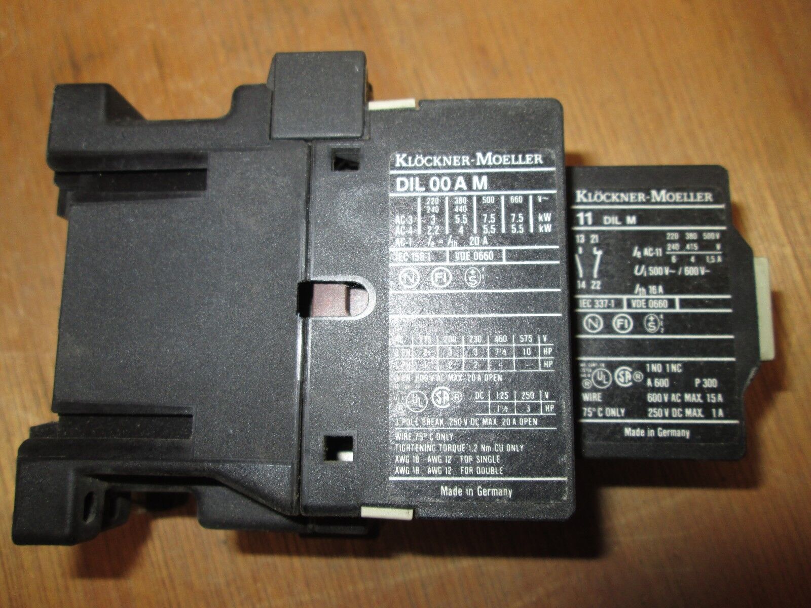 Klockner-Moeller  Contactor  DIL 00A M  120V coil  20A  Used