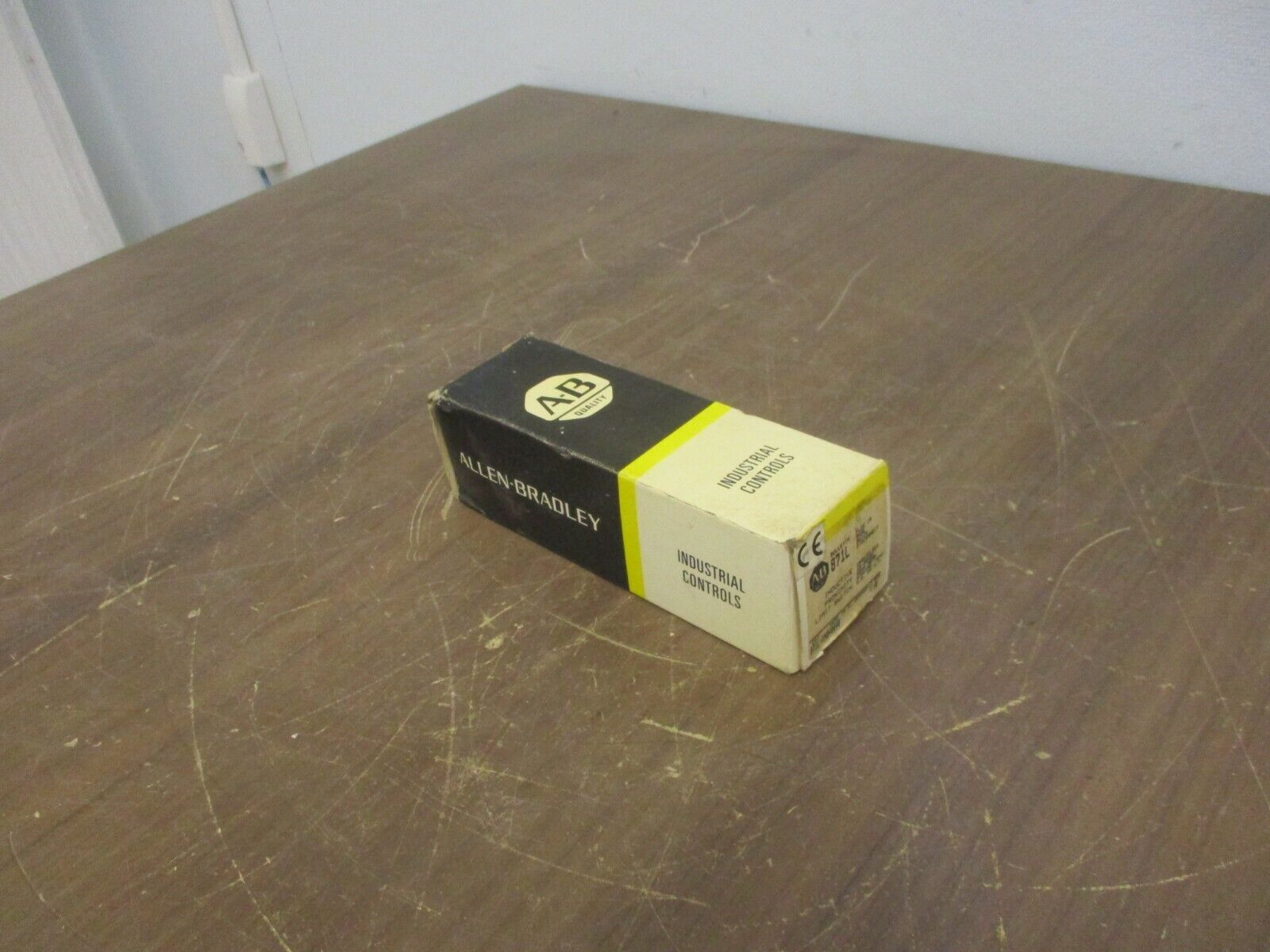 Allen-Bradley Proximity Limit Switch 871L-XNB40Q40 New Surplus