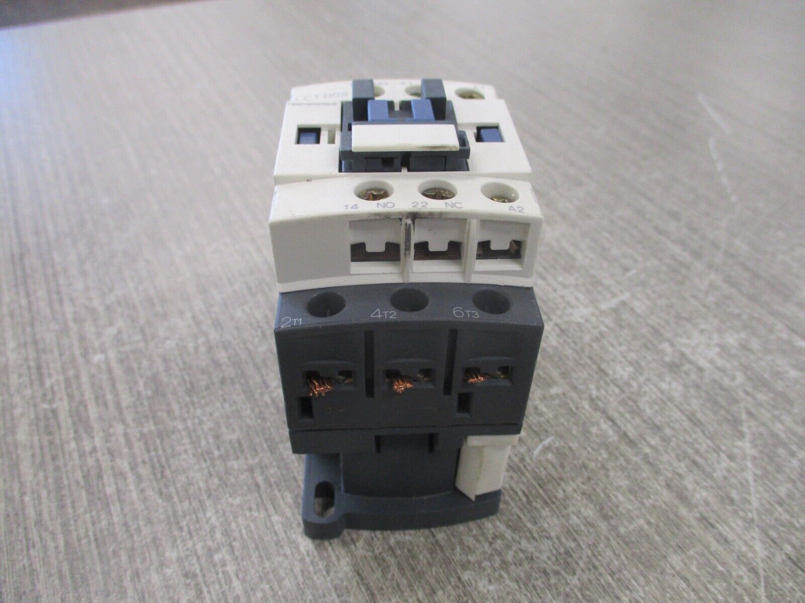 Square D Contactor w/ Mounting Adapter Coil LC1 D09 50-127V Coil Used