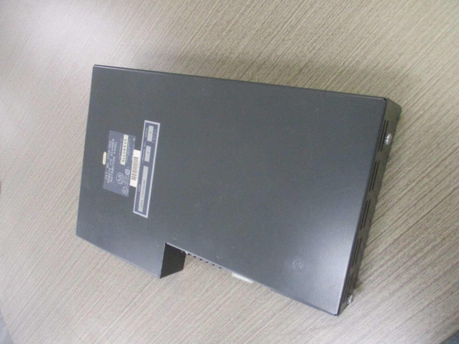 ALlen-Bradley Remote I/O Scanner Distribution Panel 1772-SD2 Ser. A Used.