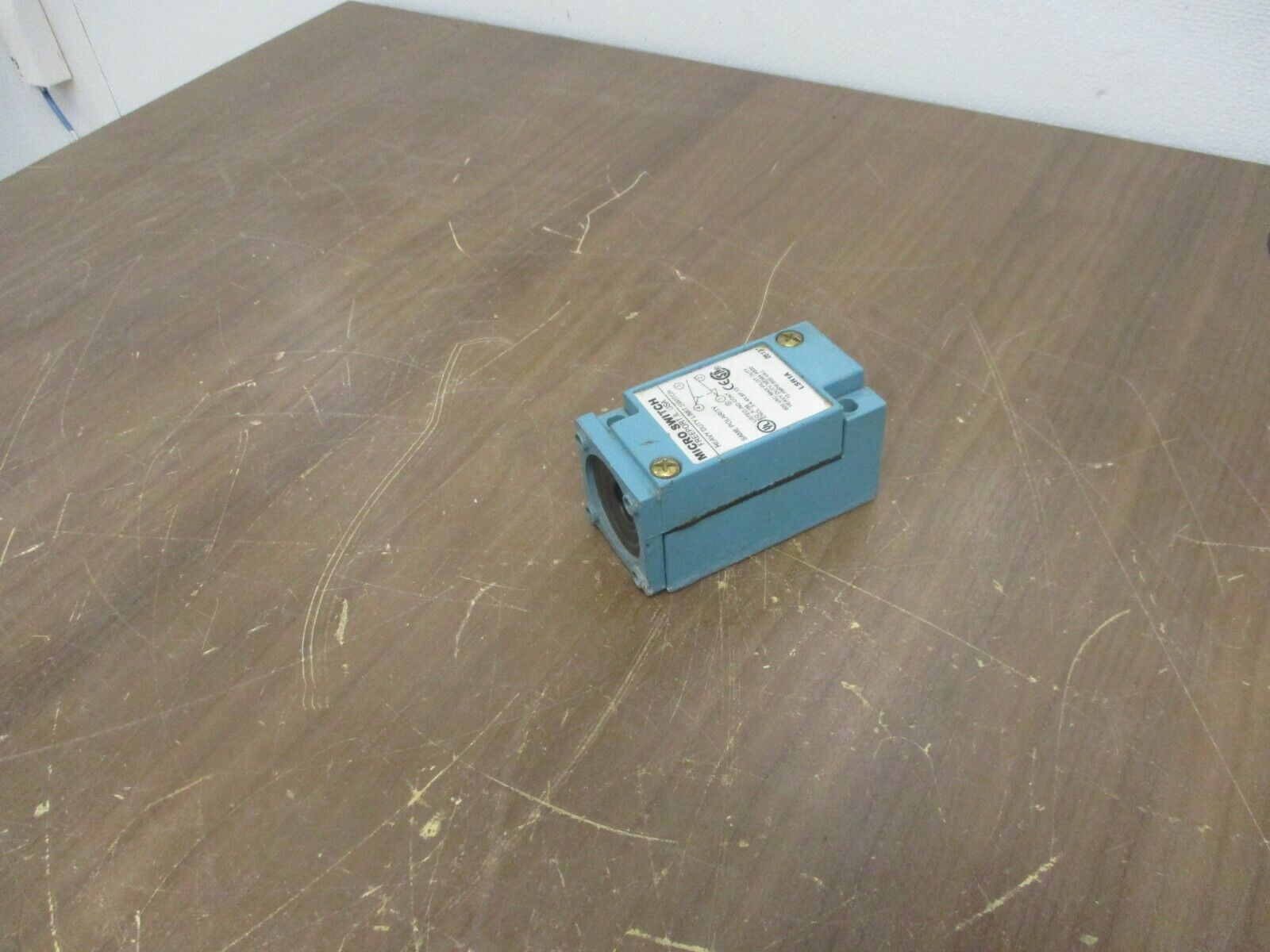 Micro Switch Limit Switch LSR1A 10A 600V Used *No Head*