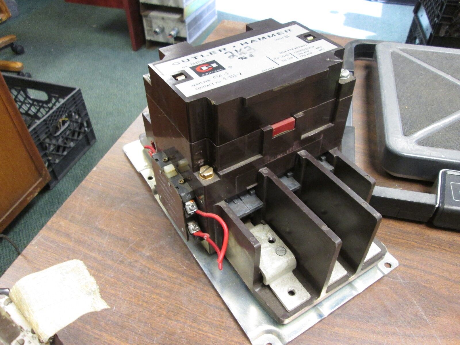 Cutler-Hammer Contactor C832LN1 Size 5 350A 120V Coil