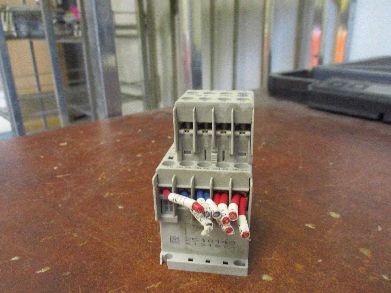 Allen-Bradley Contactor w/Aux Contact Black 700-K40E-* 120V Coil 10A 600V Used