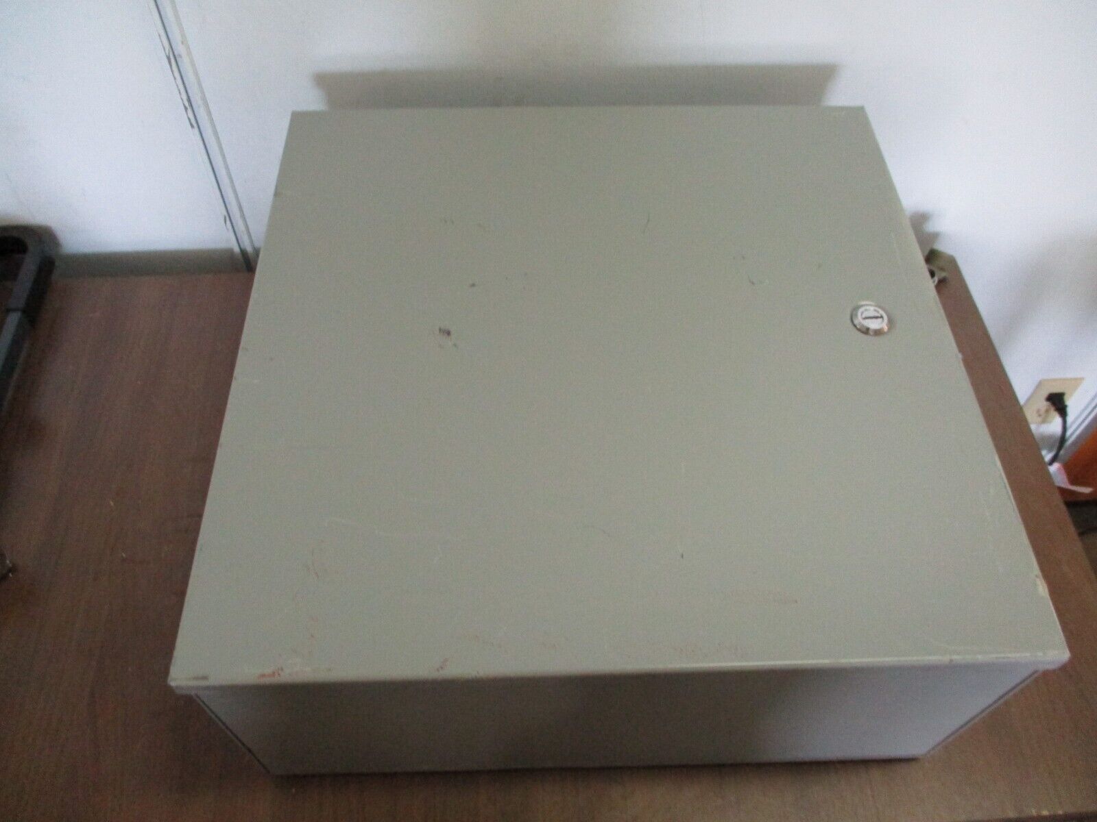 Allen-Bradley Enclosed Size 5 Starter 702-FOD93 Ser. K 120V Coil 270A 600V Used