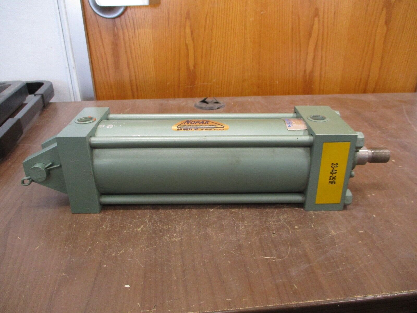 Nopak Hydraulic Cylinder 9808016 3.25X8 E Used