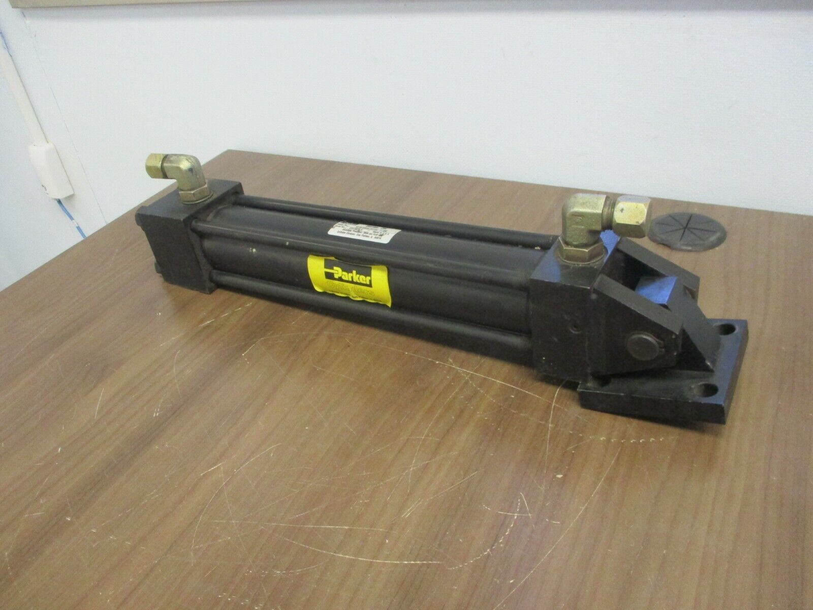 Parker Series 2H Hydraulic Cylinder, 02.00 BB2HLTS14AC 11.000 3000PSI Used