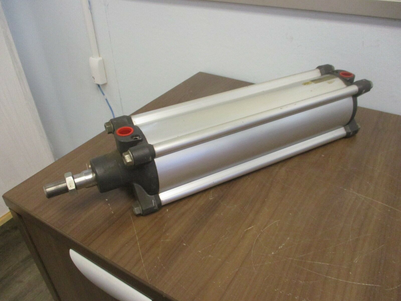 Parker Air Cylinder P1C-S100MS-0320 P(e) max 10bar Used