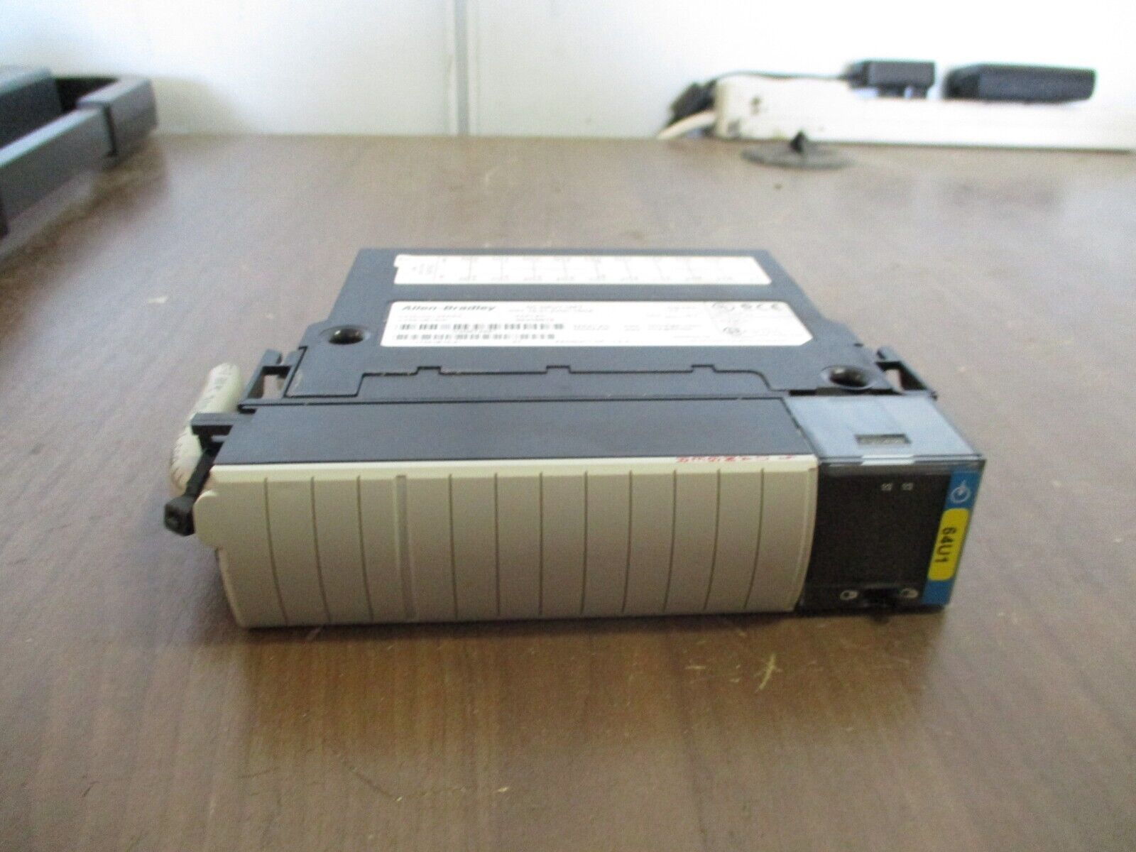 Allen-Bradley DC Input Module 1756-IB16 Series A Firmware 3.2 16 pt Used