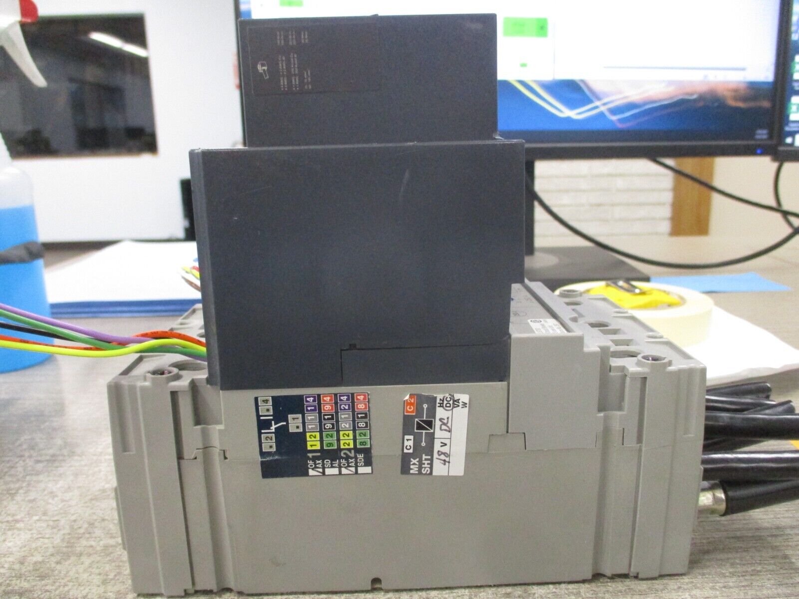 Merlin Gerin Compact Circuit Breaker NSF250 H 250A 600Y/347V 50/60Hz Used