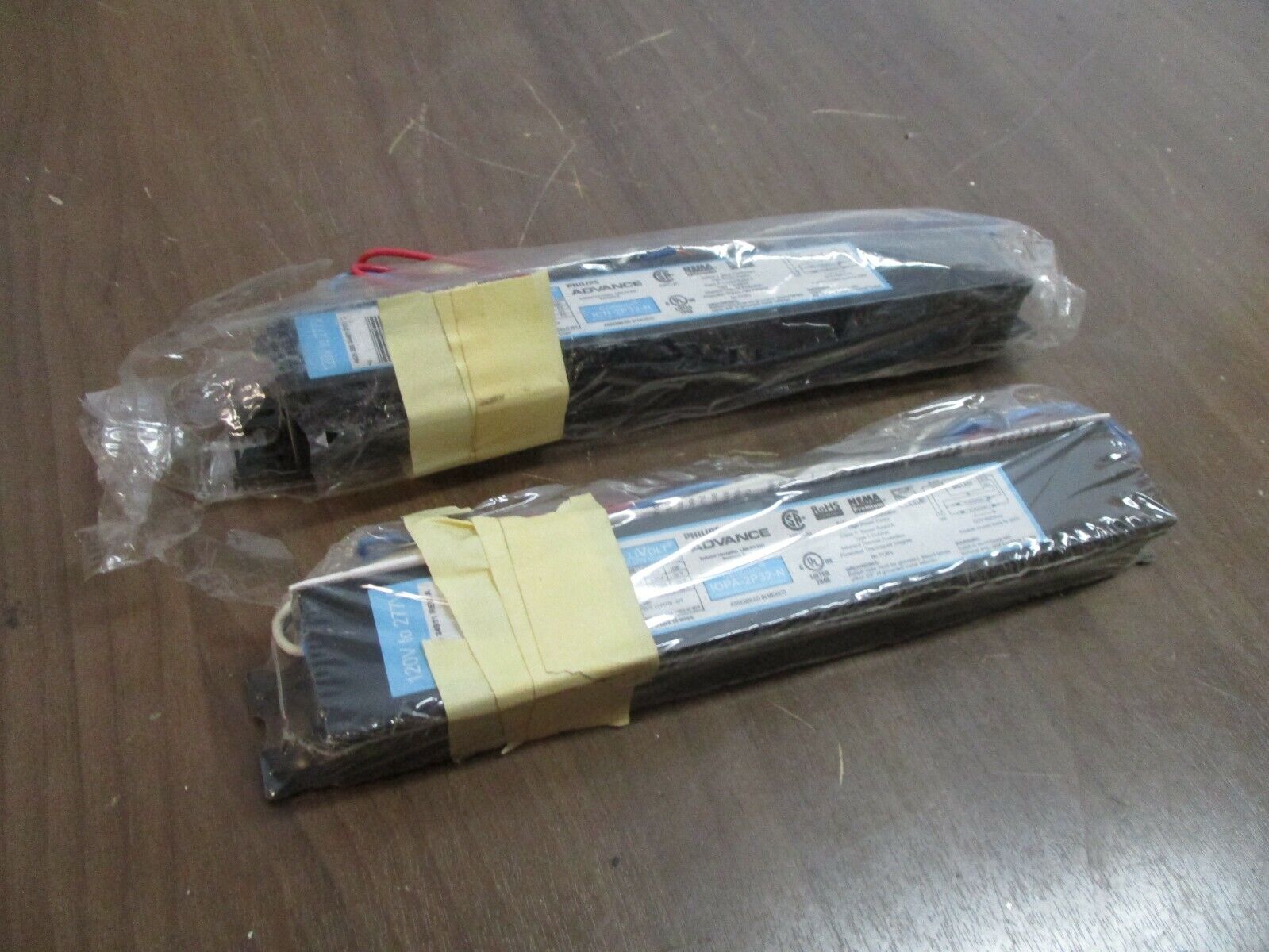 Philips Advance Centium Instant Start Electronic Ballast 10PA-2P32-N 120/277V