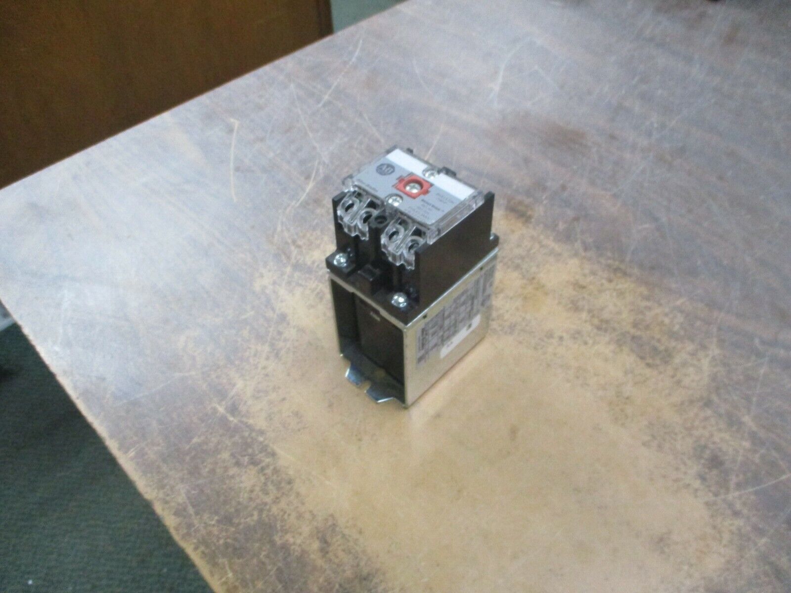 Allen-Bradley DC Relay 700DC-P400Z24 Ser. E 24VDC Coil 600V Used