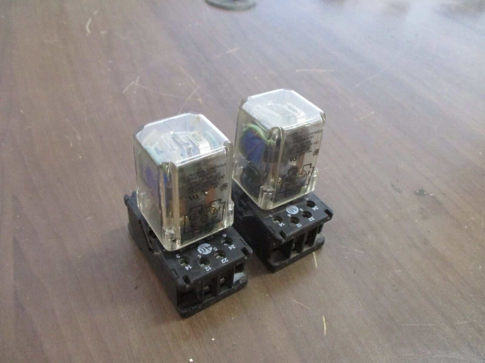 Deltrol Controls Relay 105A 10A DPDT 120V Coil w/ Base *Lot of 2* Used