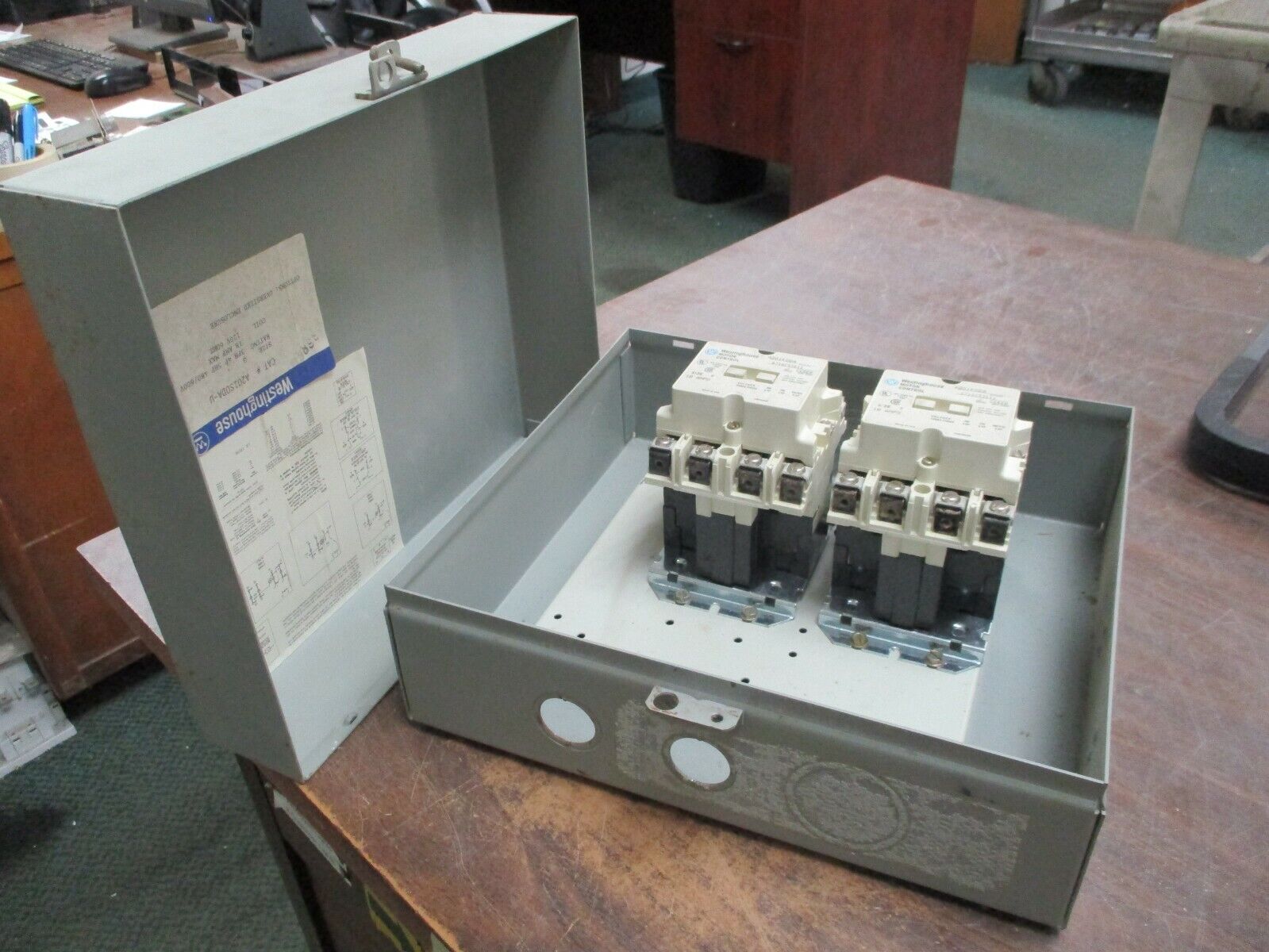 Westinghouse Enclosed Size 0 Reversing Contactor A201S0DA-U 120V Coil 18A 600V