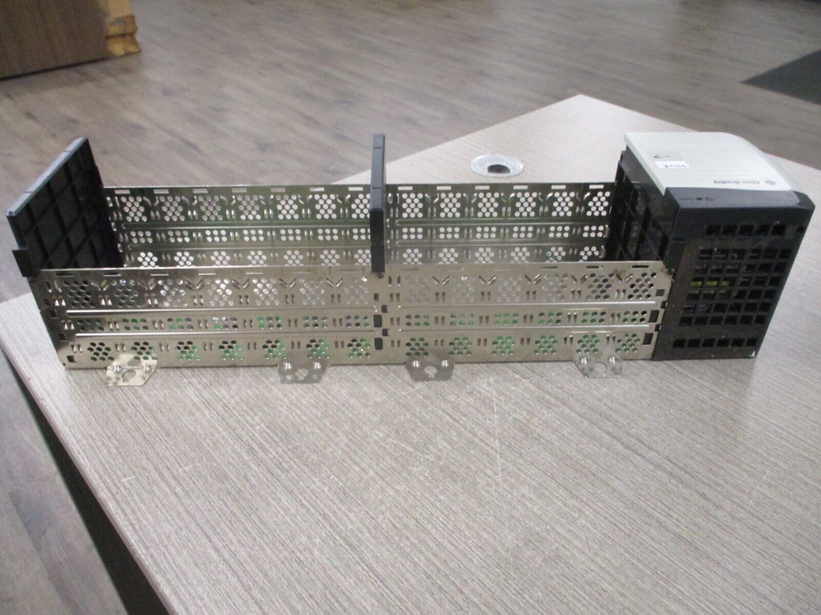 Allen-Bradley ControlLogix 13-Slot Chassis w/Power Supply 1756-A13/1756-PA75 Use
