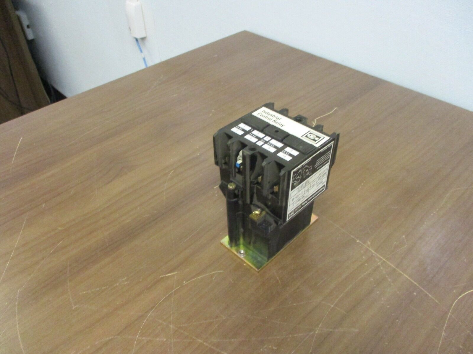 Cutler-Hammer  Control Relay  ARD4UR  130VDC Coil  600V Relay  Used