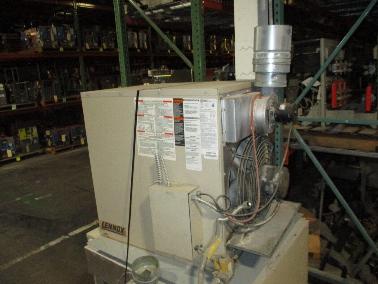 Lennox Natural Gas Heater LF24-200A-4 Input: 195,000 BTU Output: 156,000 BTU