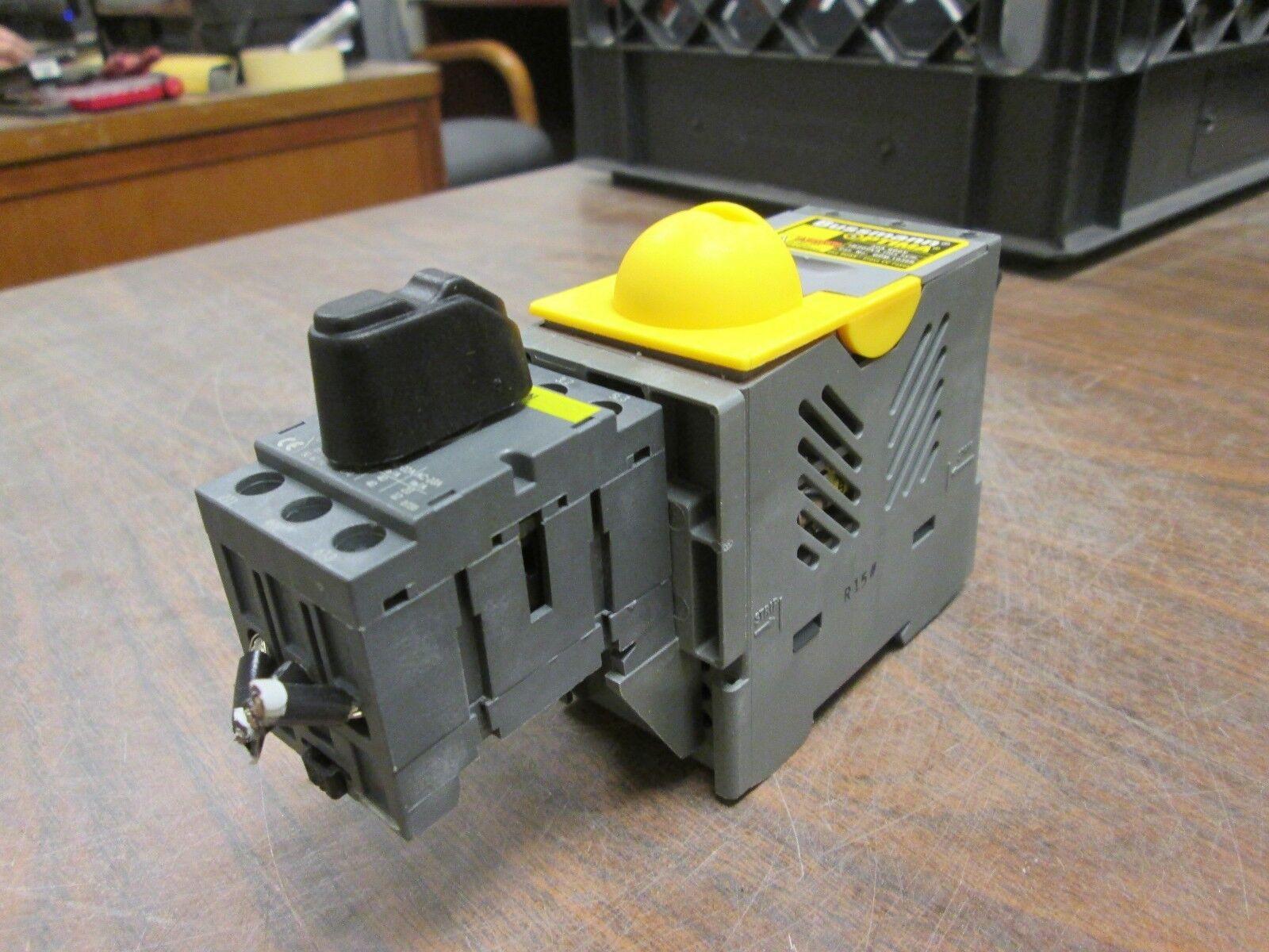 Bussmann Optima Fuse Holder OPM-1038R 30A 600V Used