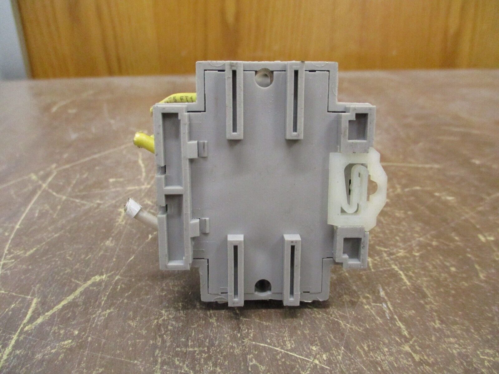 Allen-Bradley Relay 700-HA33Z24 24VDC Coil w/ Base Used
