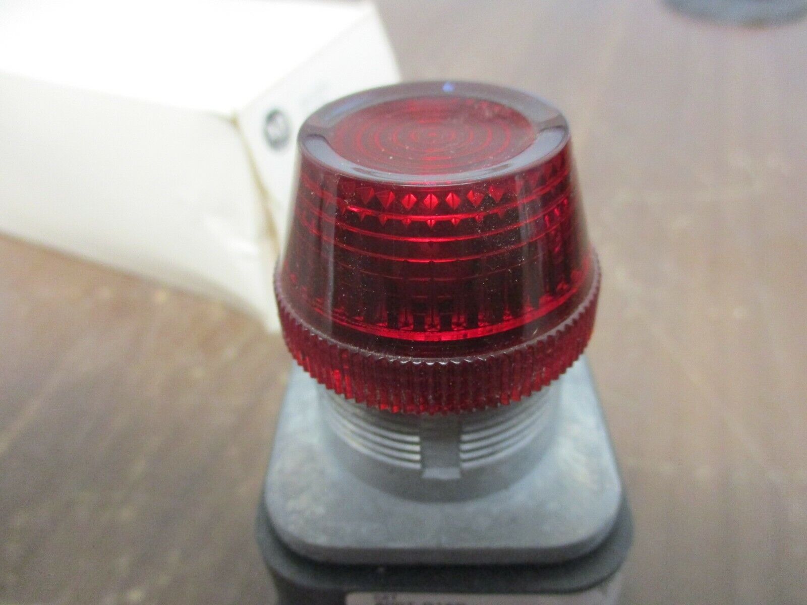 Allen-Bradley Pilot Light 800T-P16R Ser. T Type 4,13 Red Lens New Surplus