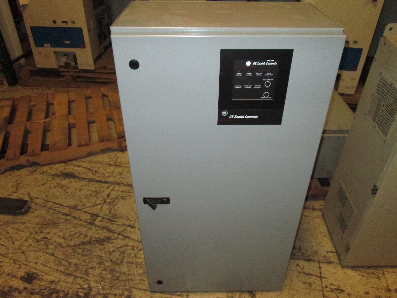 GE Zenith Controls Transfer Switch ZTG4K26FC-7 260A 277/480V 3Ph Nema 1