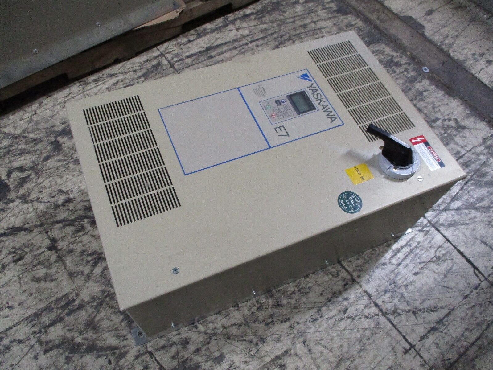 Yaskawa E7 AC Drive w/ Breaker Disconnect E7CVB004CFX 3HP 3Ph Used