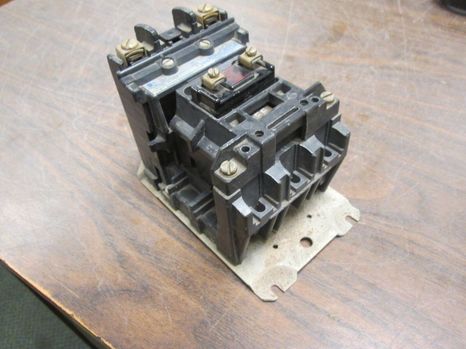 Allen-Bradley Contactor 500L-B0D92 30A 115-120V Coil Used