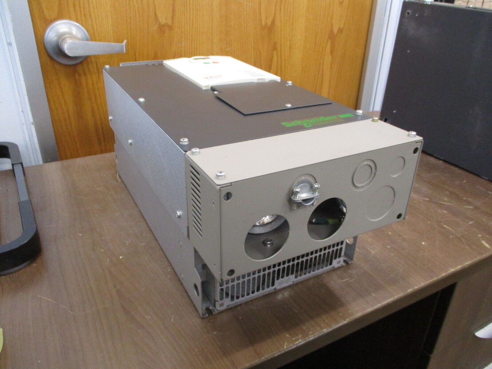 Schneider Electric Altivar AC Drive ATV212HD22N4 30HP 3Ph Used