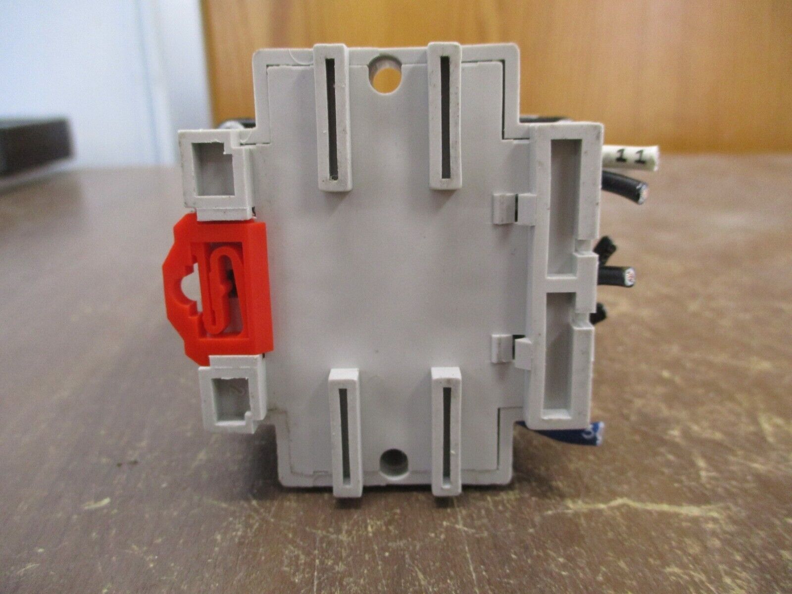 Eaton Time Delay Relay TMR5CC1120 Delay: Fixed 2 Sec 120V AC/DC w/ Base Used