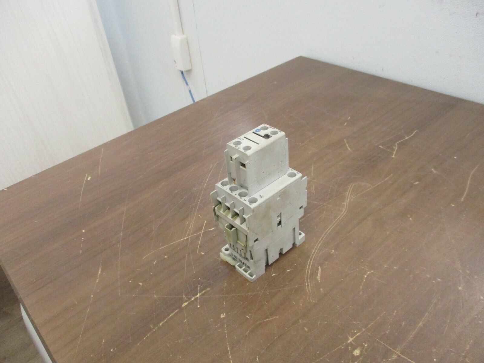 Allen-Bradley Contactor 100-C09*10 120V Coil 25A 600V w/ Aux Contact Block Used