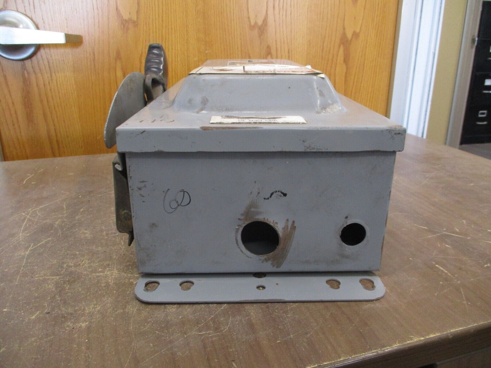 Square D Non-Fusible Safety Switch / Disconnect HU362AWH Ser. F3 60A 600V 60Hz