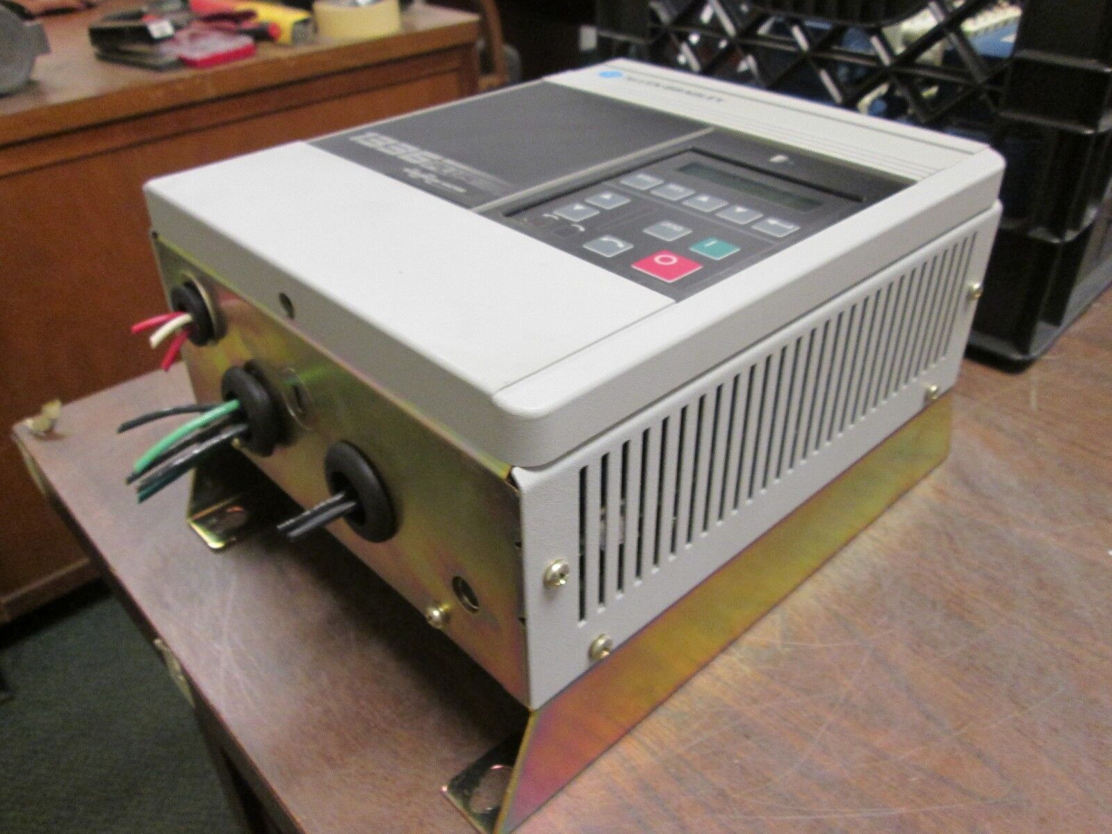 Allen-Bradley 1336 Plus AC Drive w/ L6 Board 1336S-BRF15-AE-DE 1.5HP Used