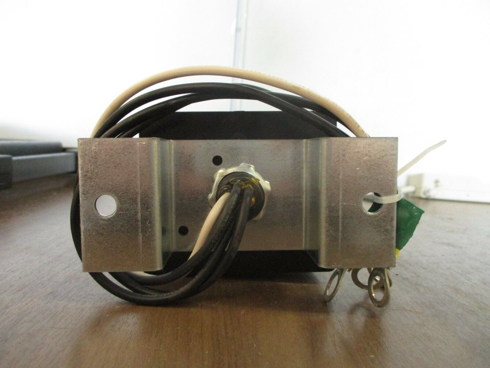 Square D Secondary Surge Arrester SDSA3650 Ser. 001 600V Used