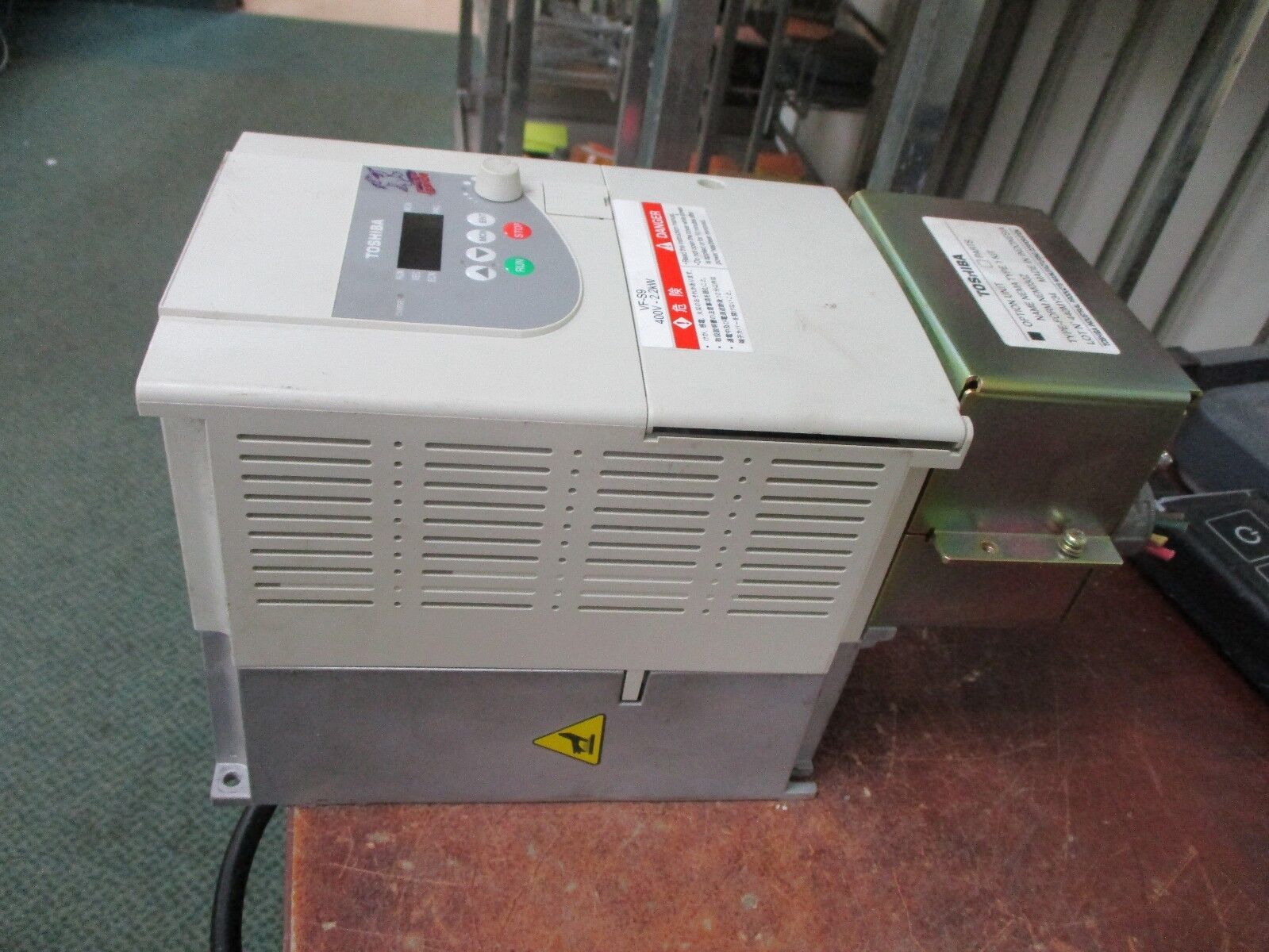 Toshiba AC Drive VFS9-4022PL-WN(1) 3HP 3Ph Inputs:380/500V 50/60Hz 8.4/7.5A Used