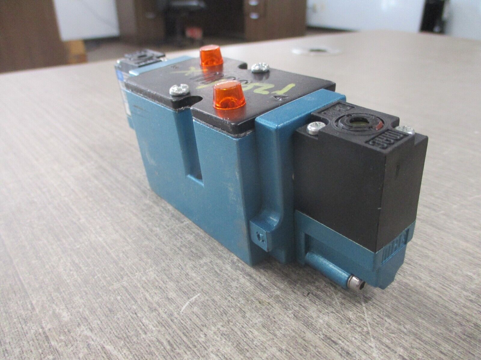 MAC Solenoid Valve 82A-BC-000-TM-DAAP-3DA Used