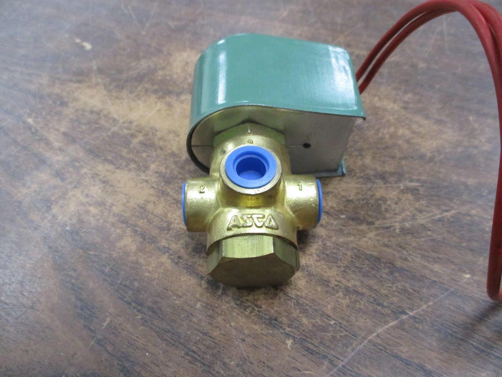 Joy Solenoid Valve 600734-252 140PSI 120V 60Hz 1/4" Pipe Used