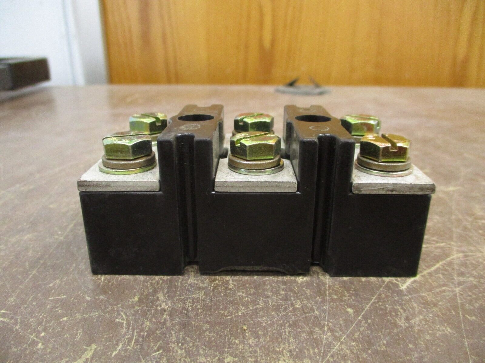 GE Terminal Block 8690261G7 150A 600V CR2960SY139C3D Used