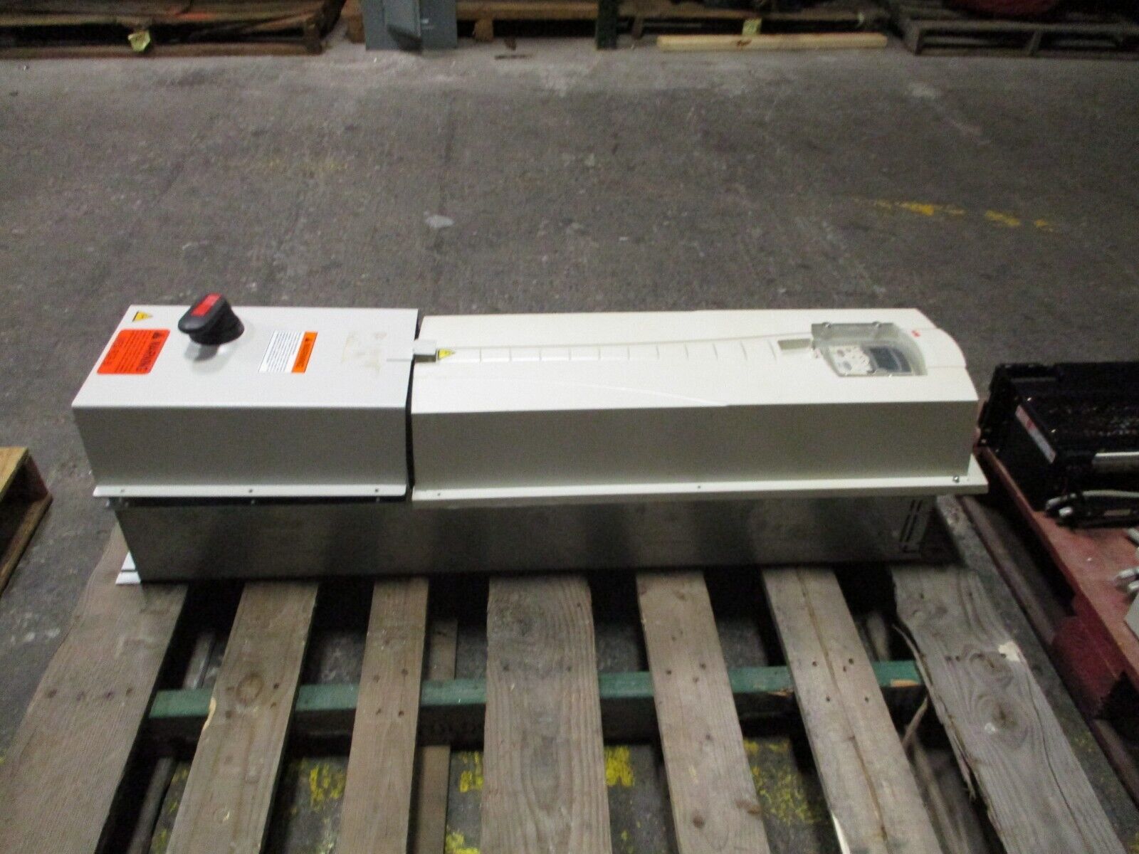 ABB ACS550 AC Drive w/ Disconnect ACS550-PC-072A-4+B0S5+L512 50HP 3Ph w/ Keypad