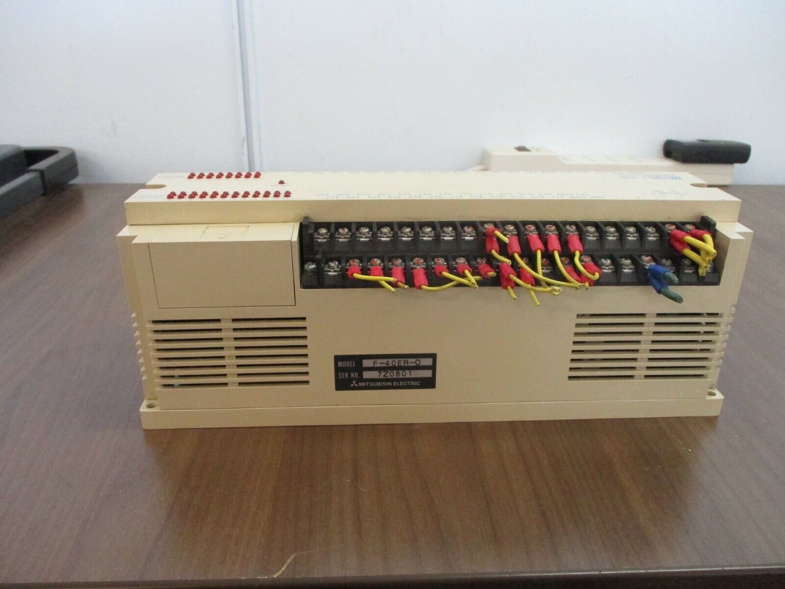 Mitsubishi Melsec F-40E Programmable Controller F-40ER-D 24VDC Used