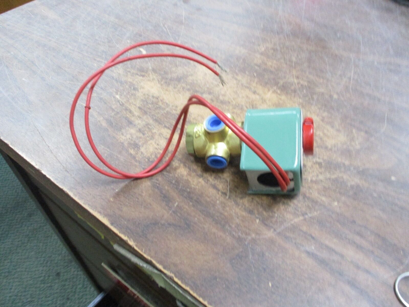 Joy Solenoid Valve 600734-252 140PSI 120V 60Hz 1/4" Pipe Used