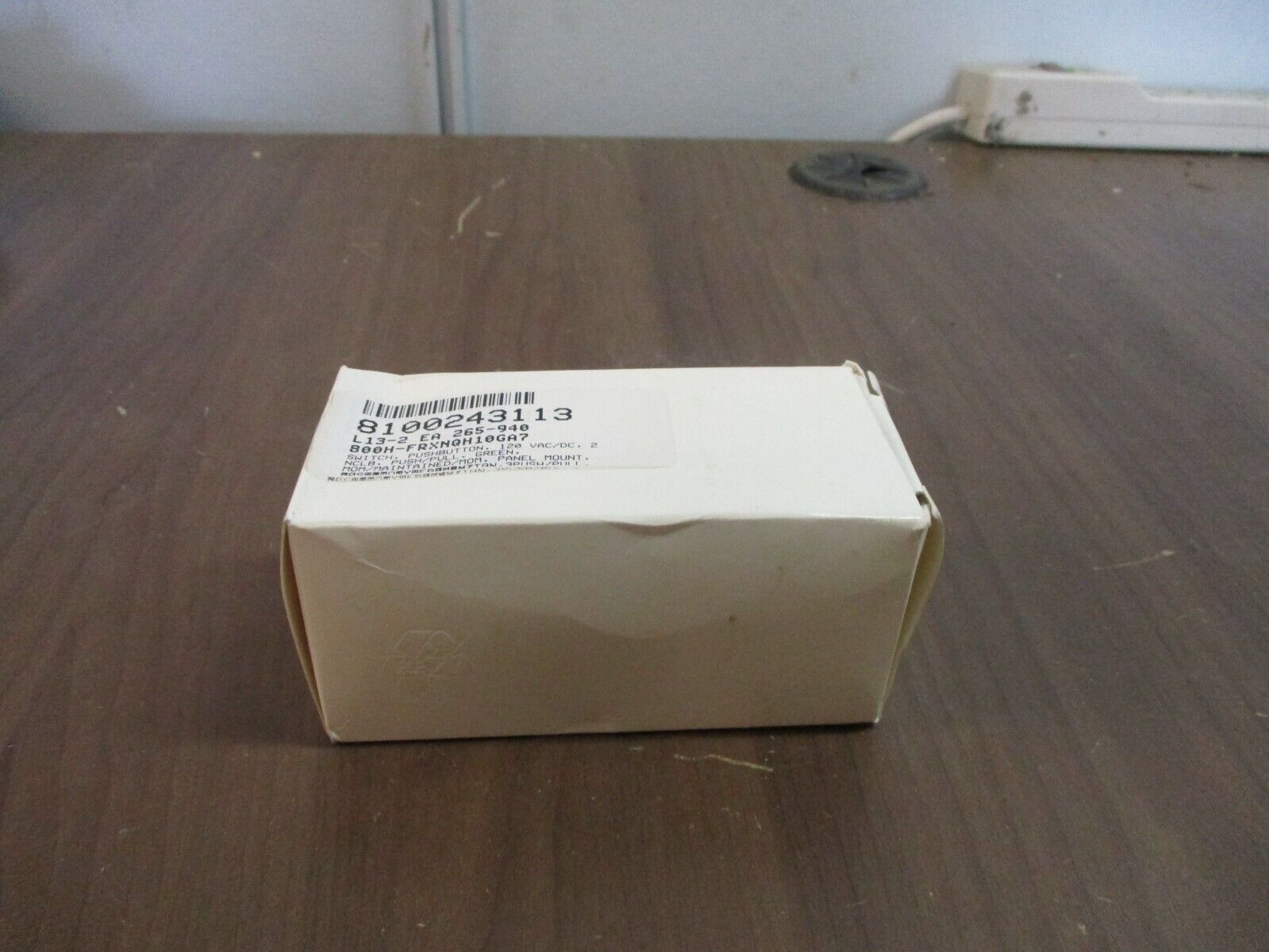Allen-Bradley Illuminated Push Button 800H-FRXNQH10GA7 Ser. F Green New Surplus