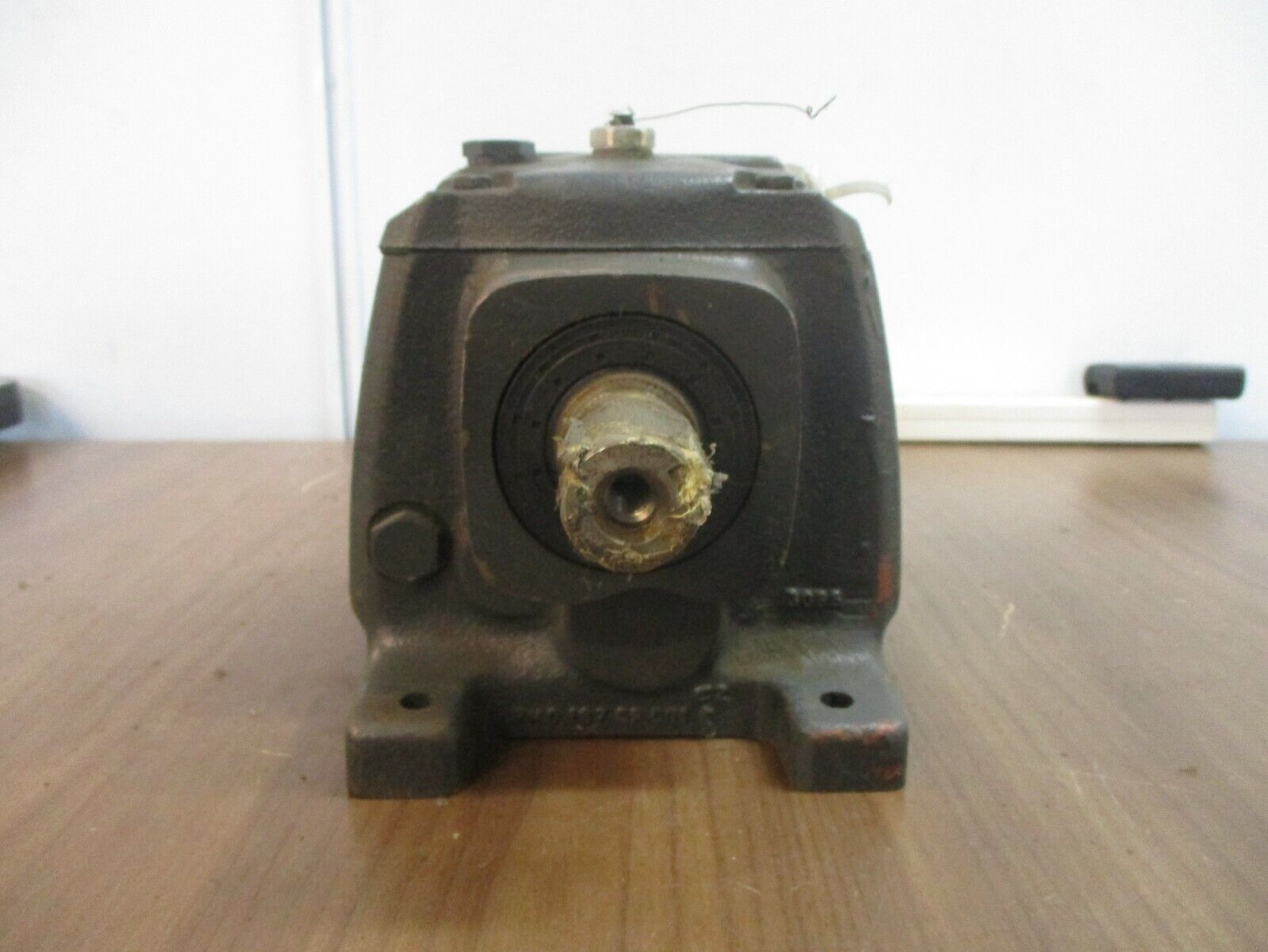 US Motors Series 3000 Reducer CBN3122SB36 3AP Ratio 5.2:1 1800 RPM In Used