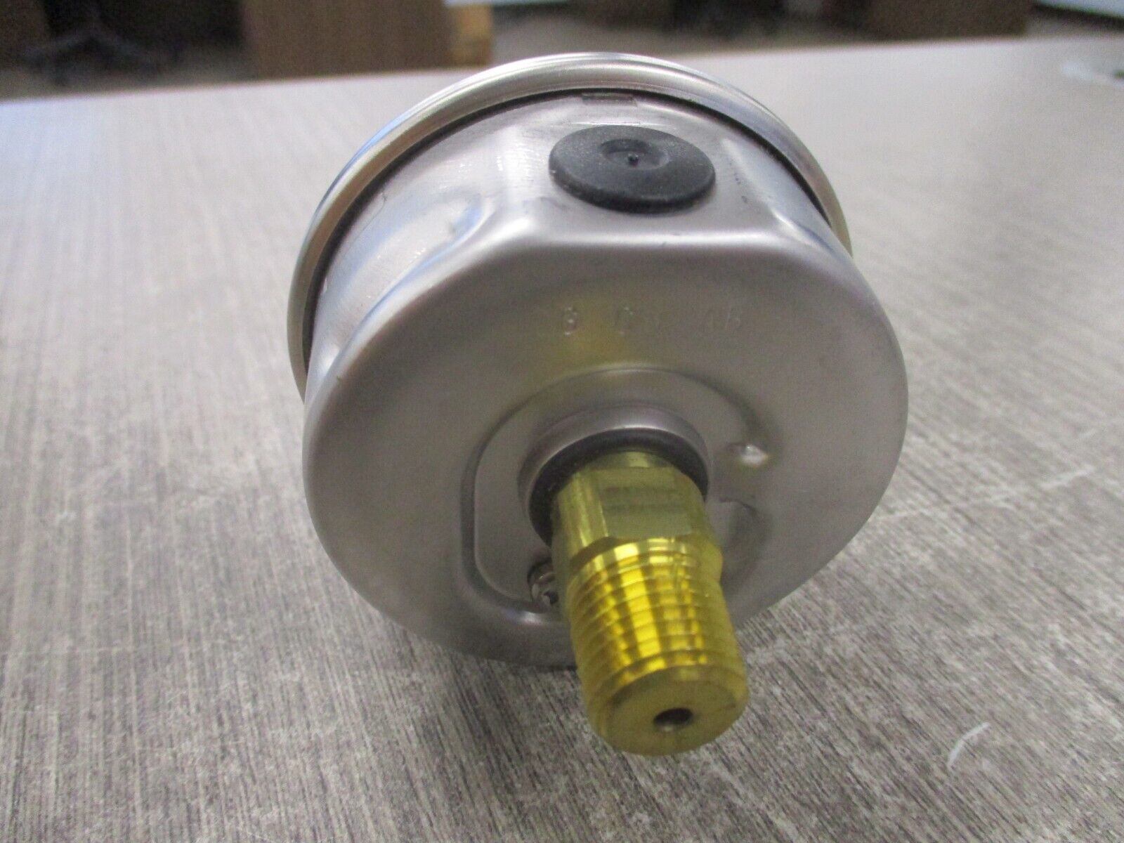 Wika Type 213.53 Pressure Gauge 50442392 Range: 6000PSI 2.5" New Surplus