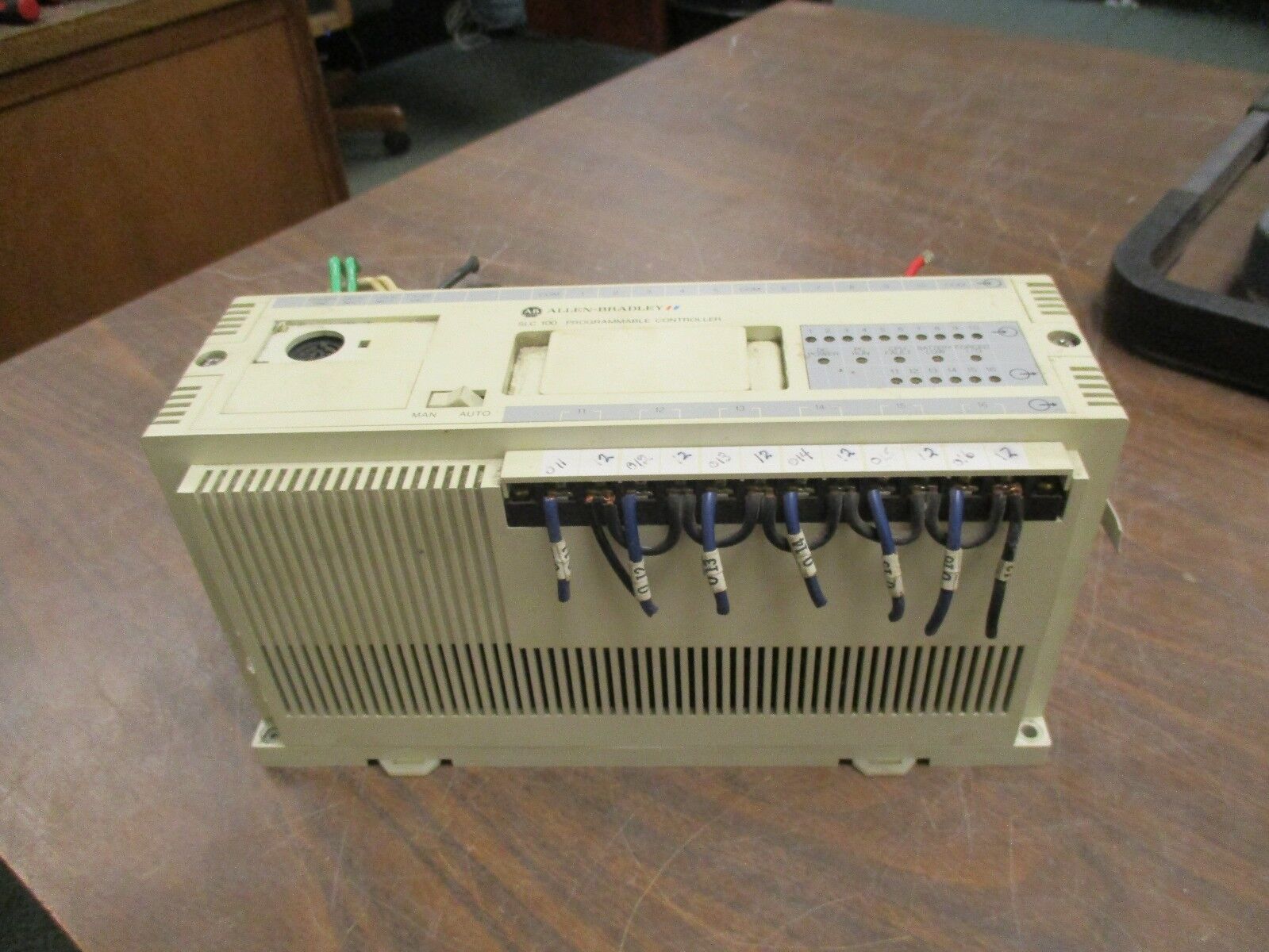 Allen-Bradley SLC 100 Processor Unit 1745-LP101 Ser B FRN 4 *Missing Cover* Used