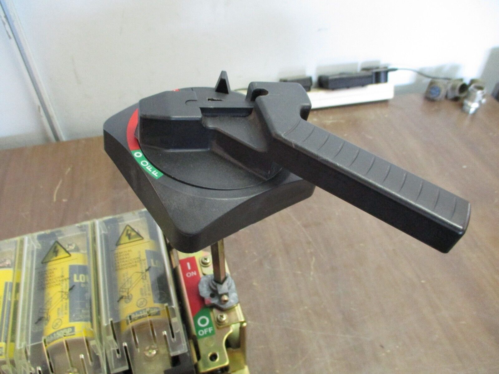 Allen-Bradley Fusible Disconnect Switch 194R-NN200P3 Ser. B 200A 600V 3P Used