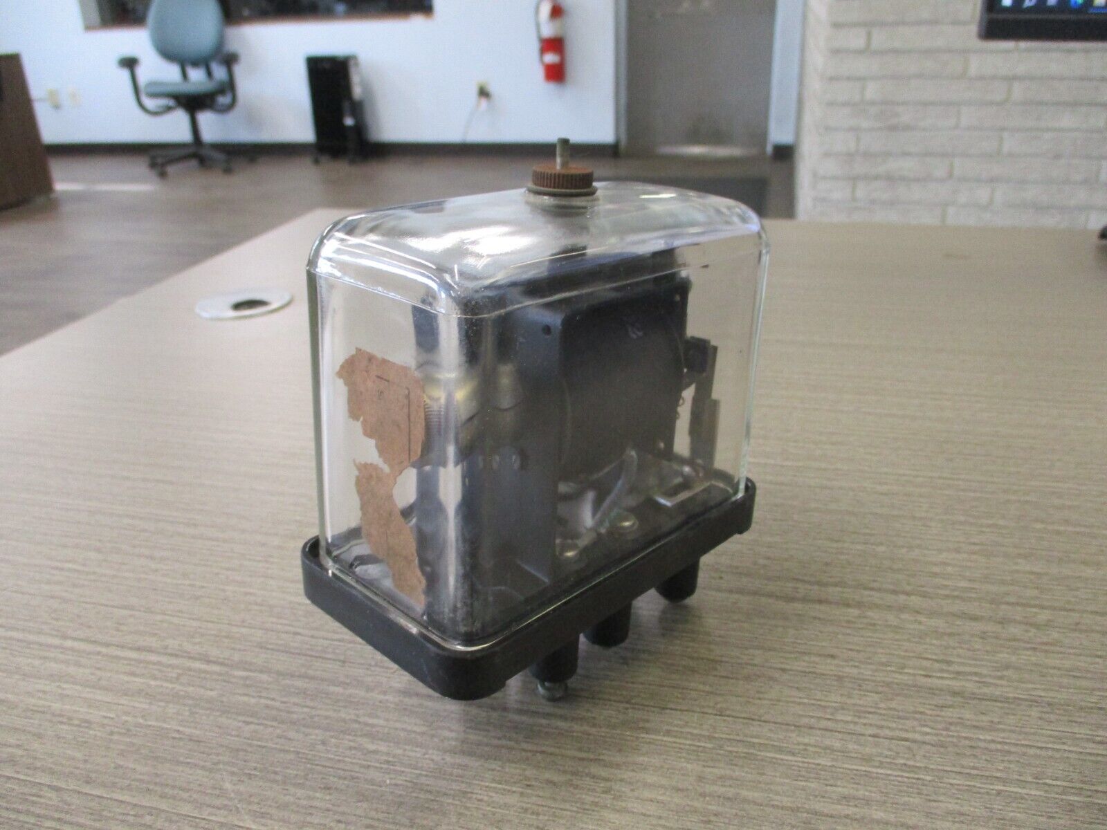 Westinghouse Type SV Voltage Relay 1096955D 115V 60HZ *Used*