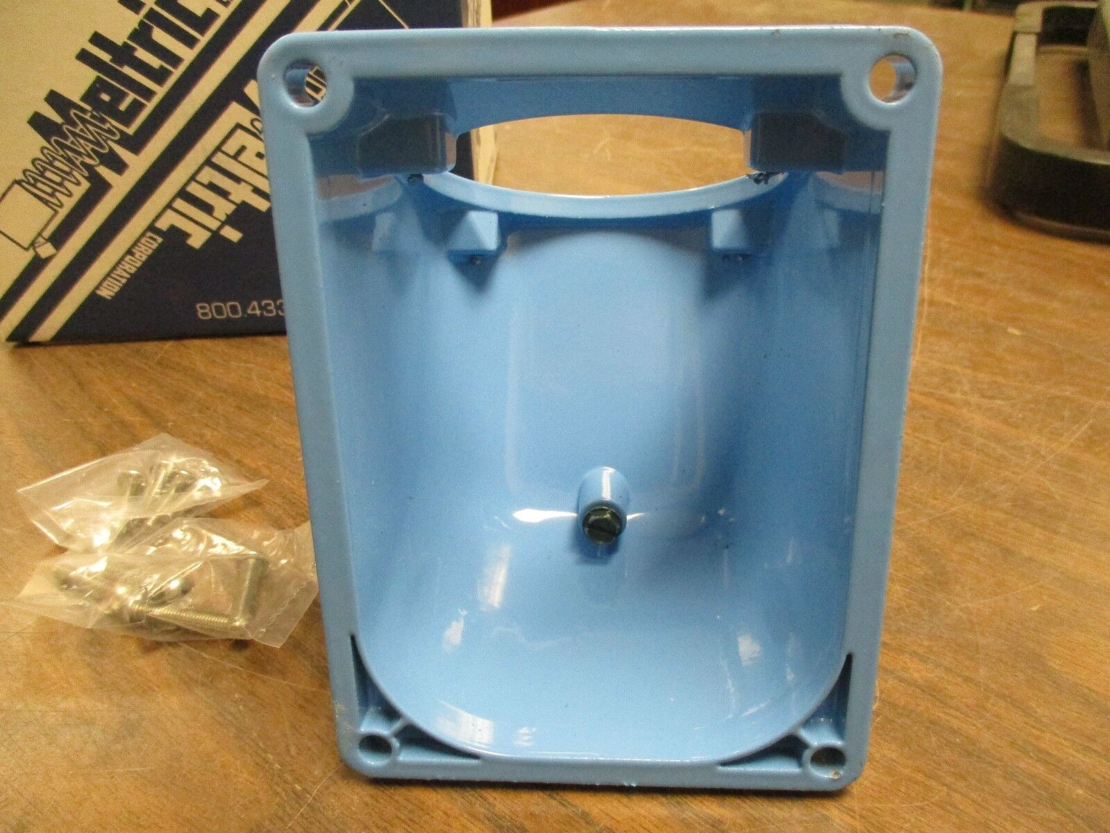 Meltric DB6 Angle/Box 89-6A053-080-112 New Surplus